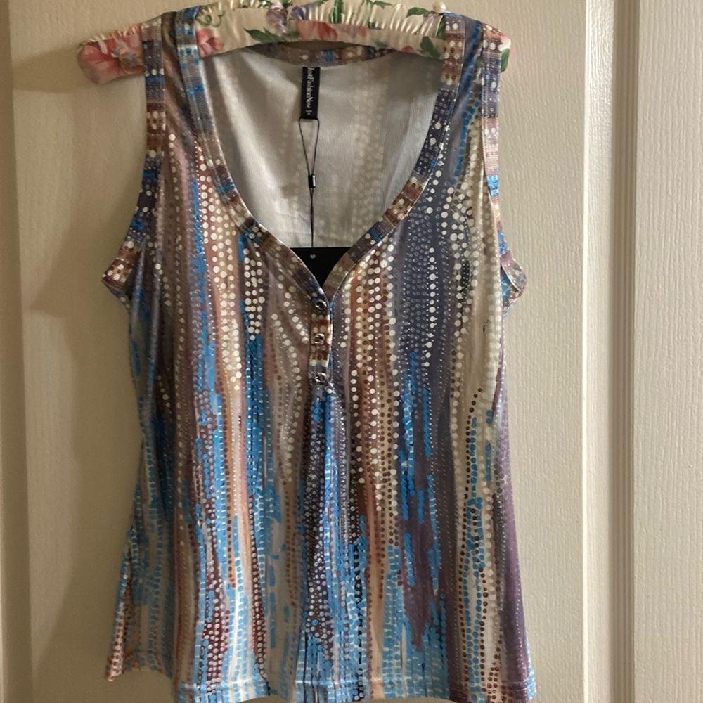 Very cute tank top.
